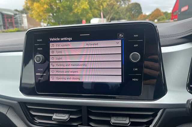 Used Volkswagen T-Roc 2023 for sale - 76040458: Photo 26