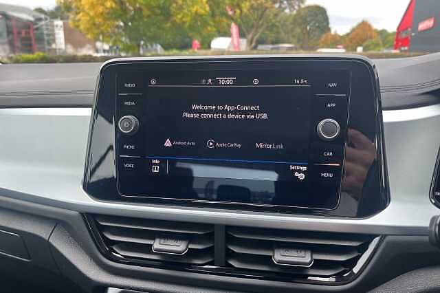 Used Volkswagen T-Roc 2023 for sale - 76040458: Photo 28