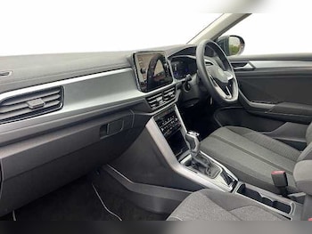 Used Volkswagen T-Roc 2023 for sale - 76040458: Photo 2