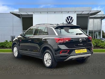Used Volkswagen T-Roc 2023 for sale - 76040458: Photo 3