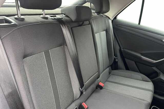 Used Volkswagen T-Roc 2023 for sale - 76040458: Photo 8