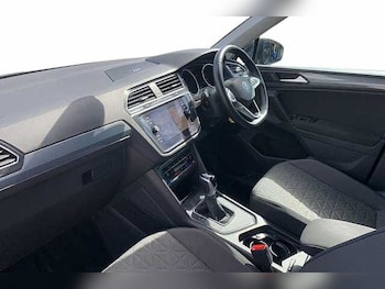 Used Volkswagen Tiguan 2023 for sale - 77968300: Photo