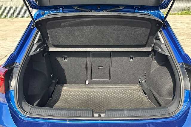 Used Volkswagen T-Roc 2024 for sale - 76157397: Photo 11