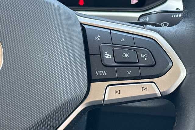 Used Volkswagen T-Roc 2024 for sale - 76157397: Photo 17