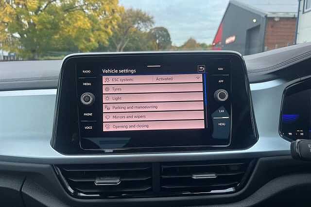 Used Volkswagen T-Roc 2022 for sale - 77409299: Photo 29