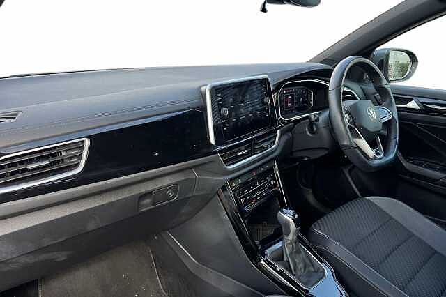 Used Volkswagen T-Roc 2023 for sale - 76157396: Photo 2