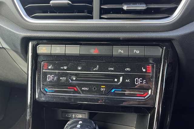 Used Volkswagen T-Roc 2023 for sale - 76157396: Photo 32