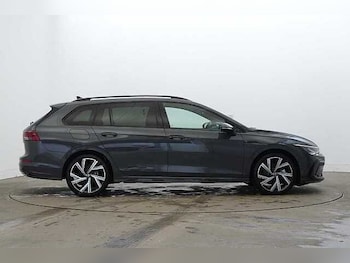 Used Volkswagen Golf 2024 for sale - 77694103: Photo