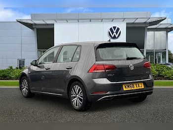 Used Volkswagen Golf 2018 for sale - 78726708: Photo