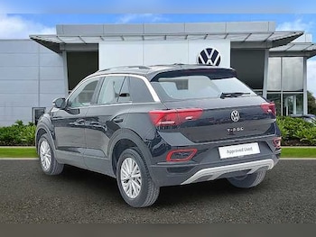 Used Volkswagen T-Roc 2023 for sale - 78045365: Photo