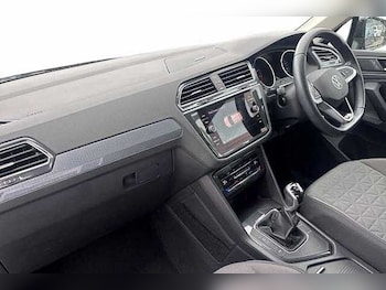 Used Volkswagen Tiguan 2022 for sale - 76211470: Photo 2