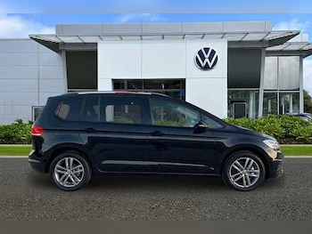 Used Volkswagen Touran 2025 for sale - 77328942: Photo