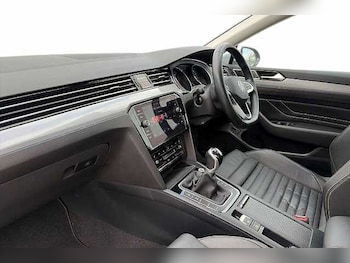 Used Volkswagen Passat 2023 for sale - 77916272: Photo