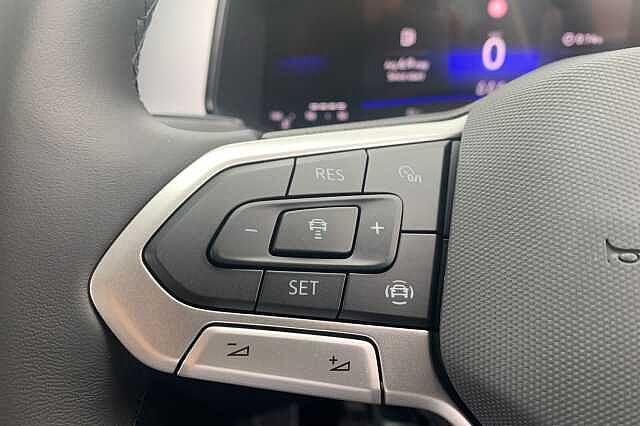 Used Volkswagen T-Roc 2025 for sale - 76436612: Photo 15