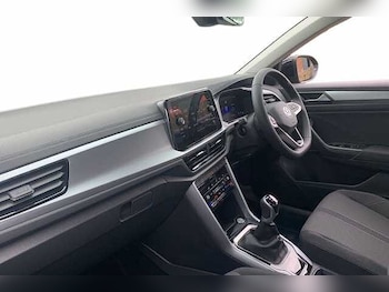 Used Volkswagen T-Roc 2025 for sale - 76436612: Photo