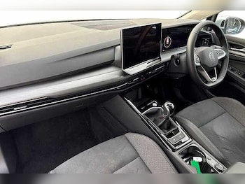 Used Volkswagen Golf 2025 for sale - 77872330: Photo