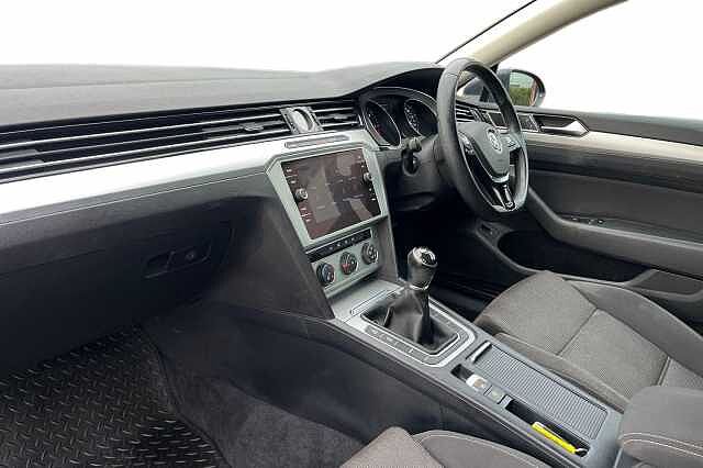 Used Volkswagen Passat 2017 for sale - 76133818: Photo 2