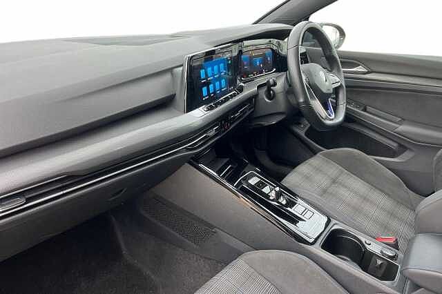 Used Volkswagen Golf 2022 for sale - 77357007: Photo 2