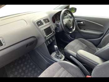 Used Volkswagen Polo 2016 for sale - 74602513: Photo