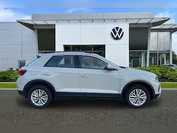 Used Volkswagen T-Roc 2022 for sale - 77172938: Photo