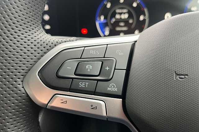 Used Volkswagen Touareg 2025 for sale - 76444524: Photo 15