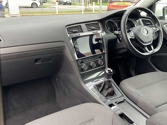 Used Volkswagen Golf 2019 for sale - 76396769: Photo 2