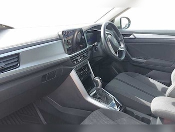 Used Volkswagen T-Roc 2024 for sale - 78367033: Photo