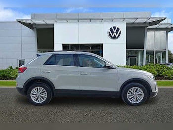 Used Volkswagen T-Roc 2024 for sale - 78367033: Photo