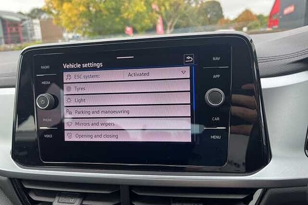 Used Volkswagen T-Roc 2022 for sale - 76101510: Photo 29
