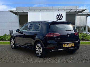 Used Volkswagen Golf 2019 for sale - 77688231: Photo