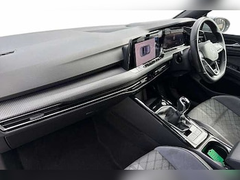 Used Volkswagen Golf 2024 for sale - 78228534: Photo