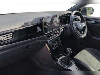 Used Volkswagen T-Roc 2025 for sale - 78620662: Photo