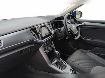 Used Volkswagen T-Roc 2021 for sale - 78852338: Photo