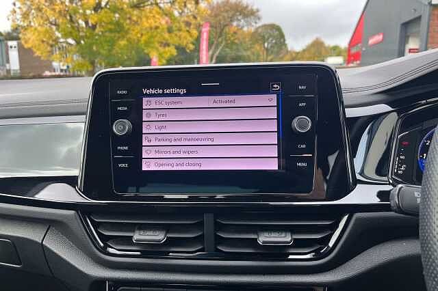 Used Volkswagen T-Roc 2023 for sale - 76211457: Photo 29