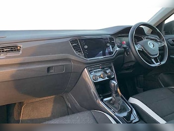 Used Volkswagen T-Roc 2020 for sale - 76505055: Photo