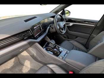 Used Volkswagen Touareg 2025 for sale - 75244438: Photo
