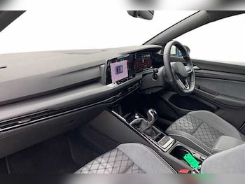 Used Volkswagen Golf 2023 for sale - 78124900: Photo