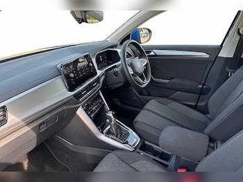 Used Volkswagen T-Roc 2024 for sale - 75680026: Photo