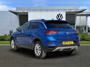 Used Volkswagen T-Roc 2024 for sale - 75680026: Photo