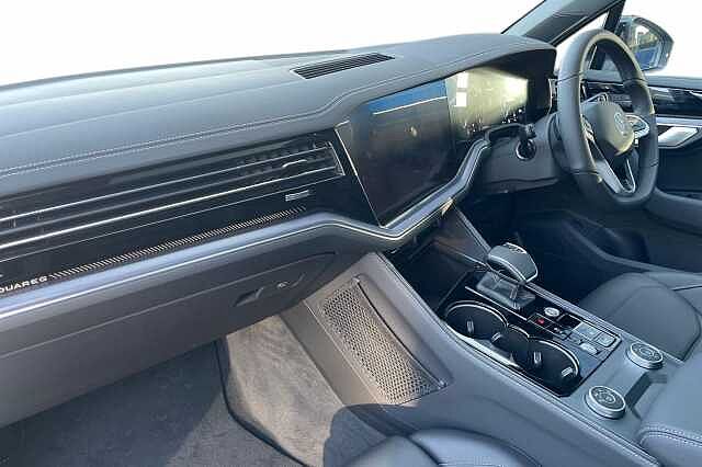 Used Volkswagen Touareg 2025 for sale - 78069787: Photo 2