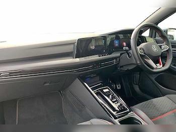 Used Volkswagen Golf 2023 for sale - 76396768: Photo