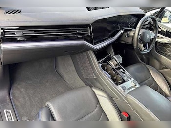 Used Volkswagen Touareg 2023 for sale - 77735511: Photo