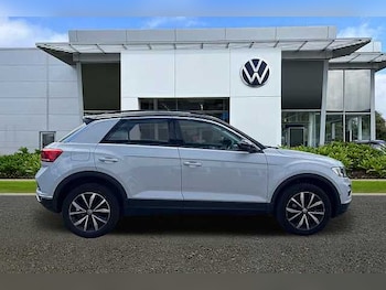 Used Volkswagen T-Roc 2020 for sale - 75778282: Photo