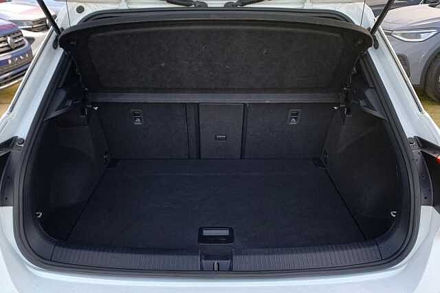 Used Volkswagen T-Roc 2023 for sale - 76280650: Photo 11