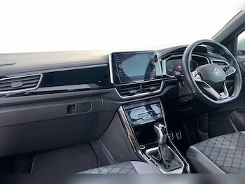 Used Volkswagen T-Roc 2023 for sale - 76280650: Photo