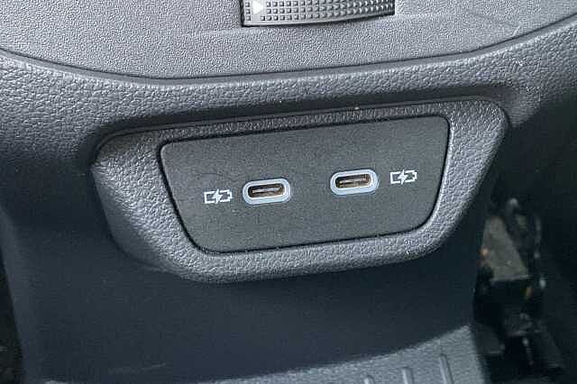 Used Volkswagen T-Roc 2023 for sale - 76280650: Photo 35