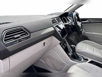 Used Volkswagen Tiguan Allspace 2019 for sale - 76346674: Photo