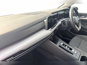 Used Volkswagen Golf 2024 for sale - 78111850: Photo