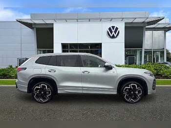 Used Volkswagen Touran 2025 for sale - 77997652: Photo