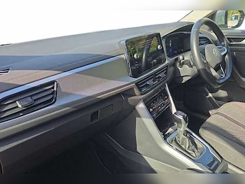 Used Volkswagen T-Roc 2022 for sale - 77650419: Photo